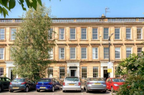 Lovely 2 Bedroom Garden Flat in trendy West End